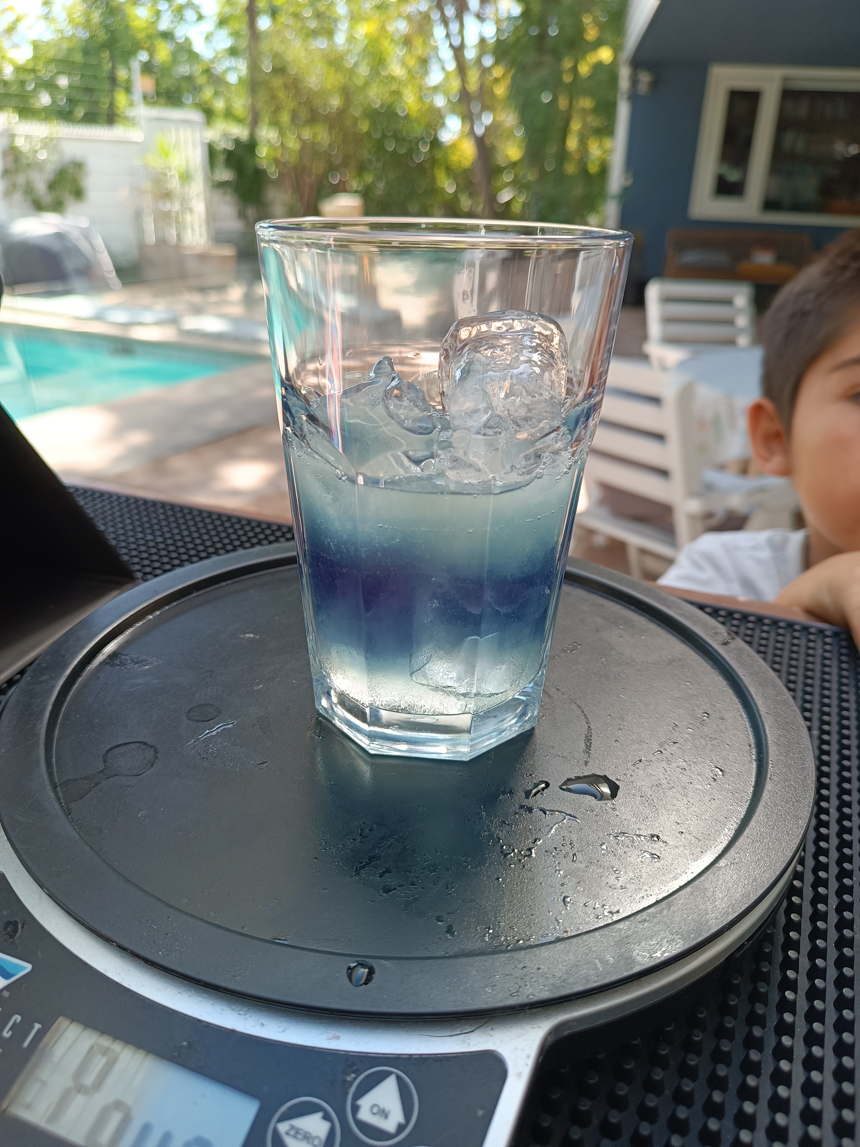 Trago azul · piscina